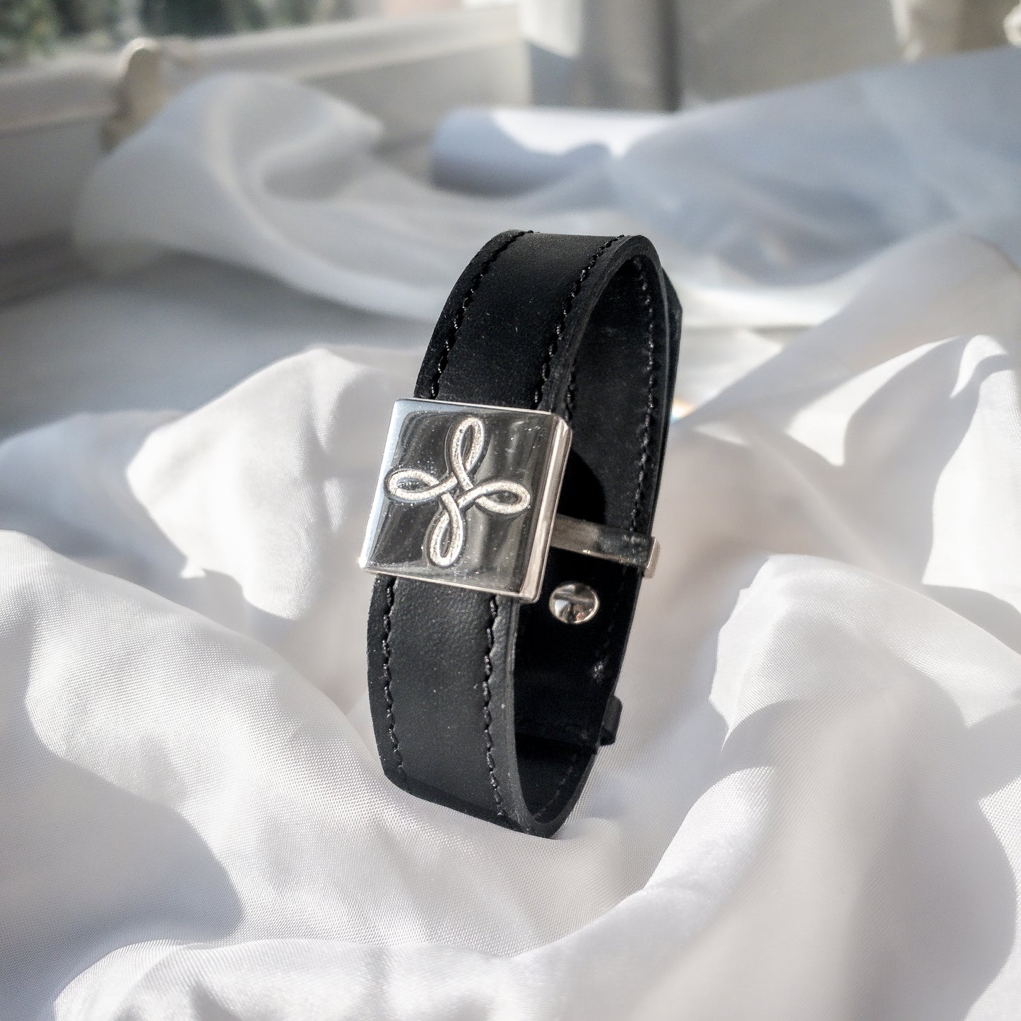 Kayra Infinity Bracelet Thick Strap